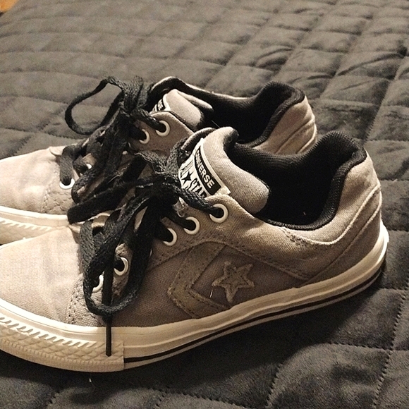 💜5/$25💜Converse Size 1 Youth - Picture 3 of 7